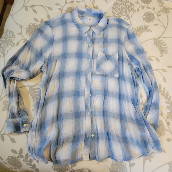 4 Gap Brushed Cotton Shirts - Picture 3 of 11